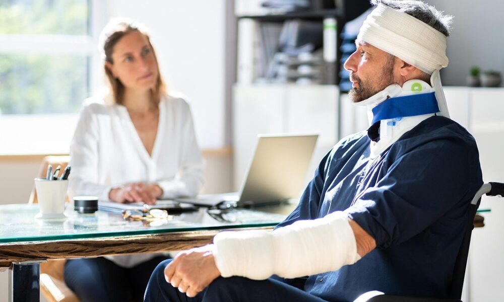 Filing injury claims correctly role of personal injury lawyers explained simply